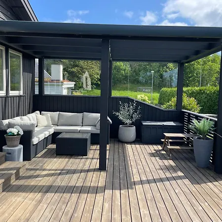 Ons 2024, 5 Bedroom House