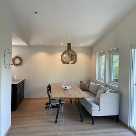Ons 2024, 5 Bedroom House ヴィラ スタヴァンゲル